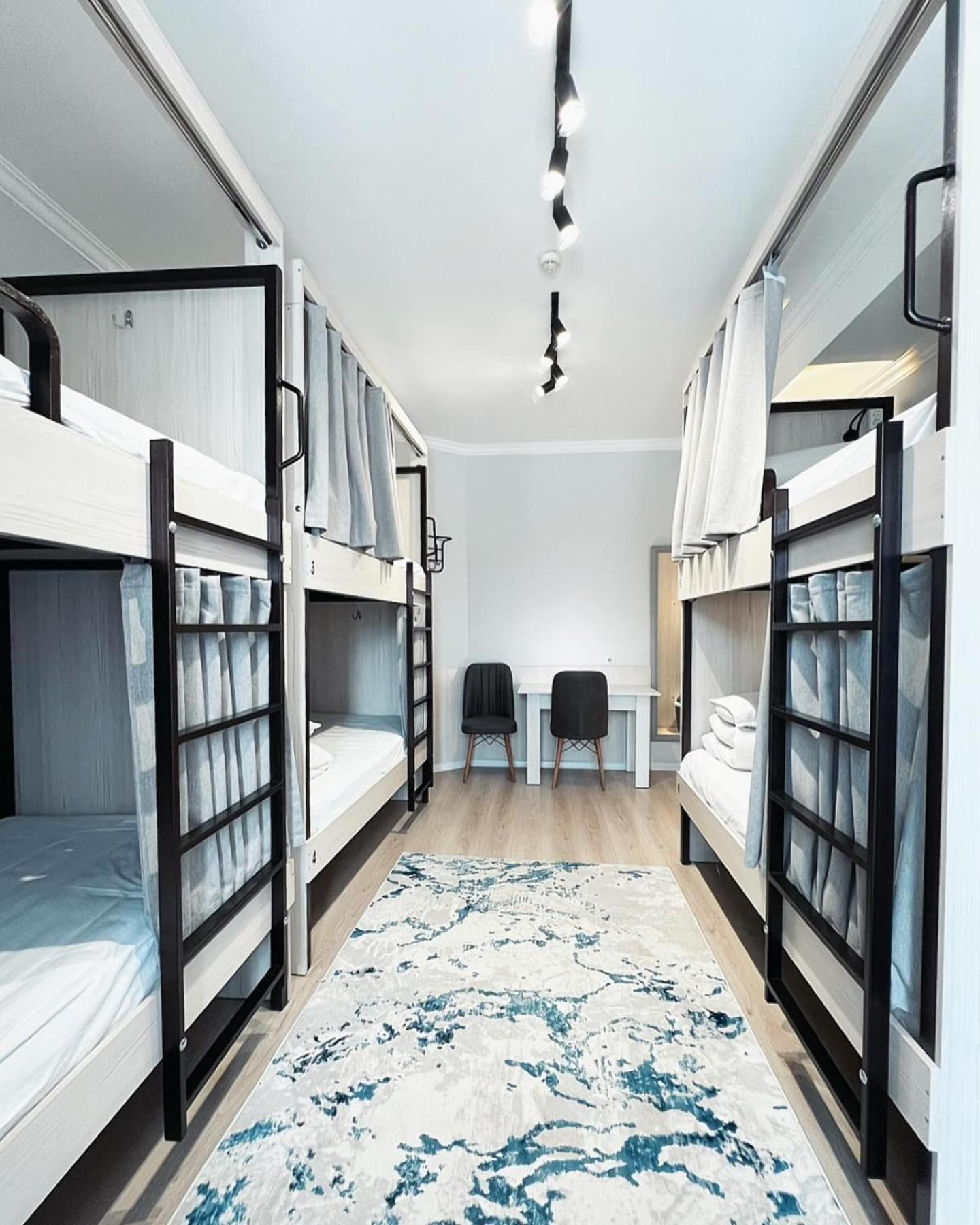 Compass Hostel Biszkek Zewnętrze zdjęcie