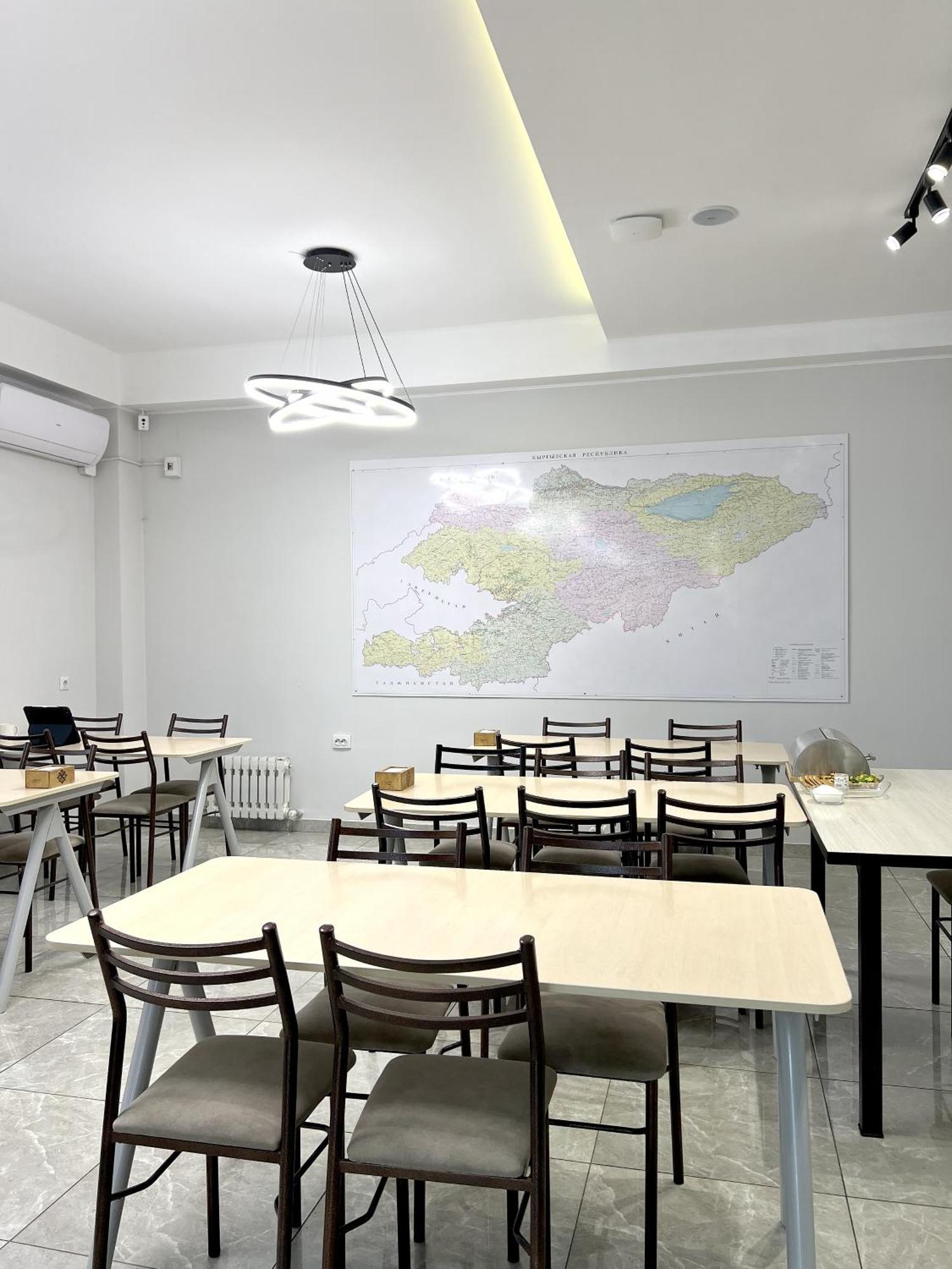 Compass Hostel Biszkek Zewnętrze zdjęcie