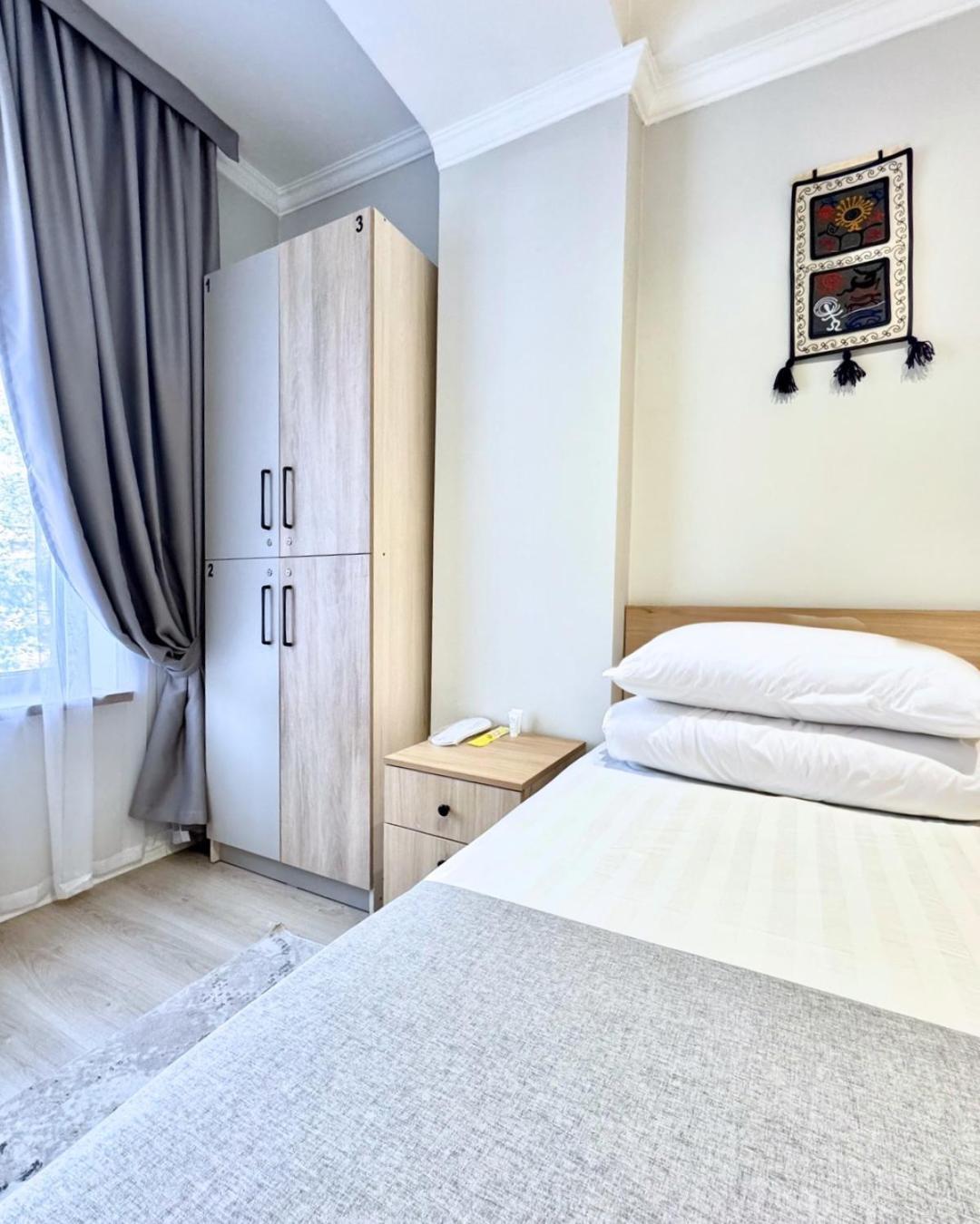 Compass Hostel Biszkek Zewnętrze zdjęcie