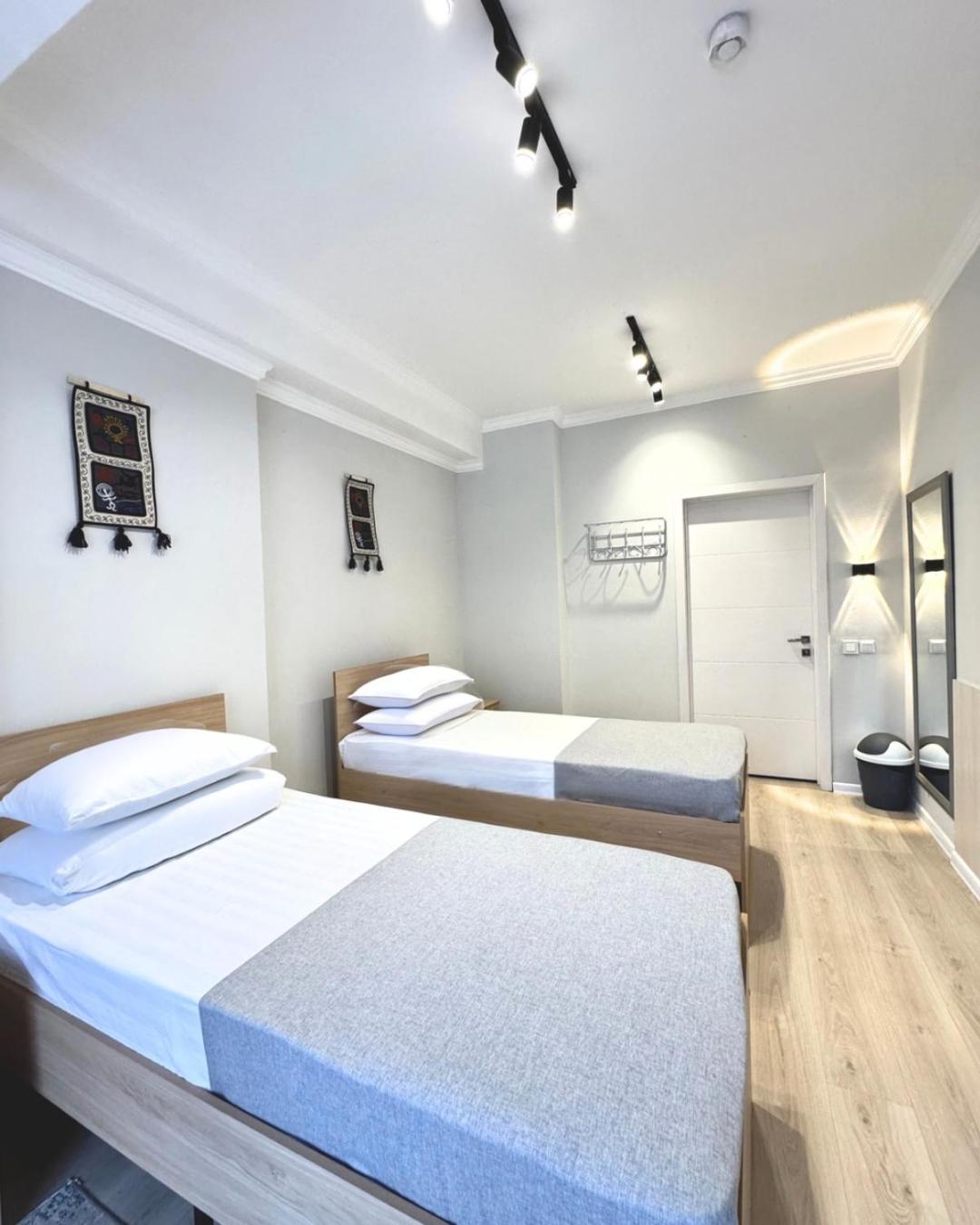 Compass Hostel Biszkek Zewnętrze zdjęcie