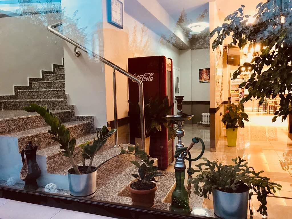 Compass Hostel Biszkek Zewnętrze zdjęcie