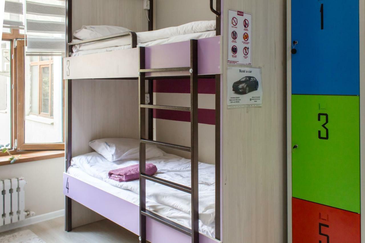 Compass Hostel Biszkek Zewnętrze zdjęcie