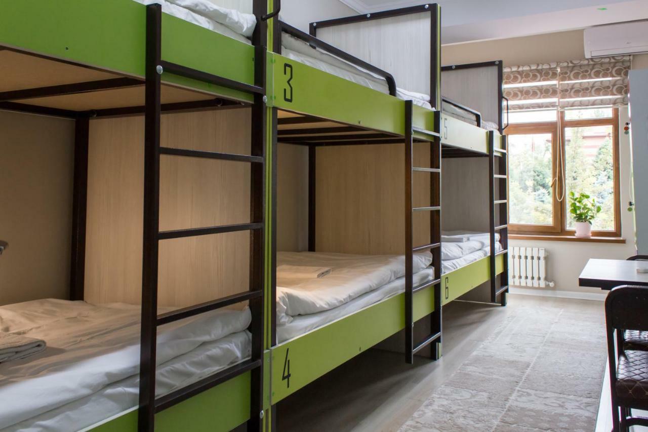 Compass Hostel Biszkek Zewnętrze zdjęcie