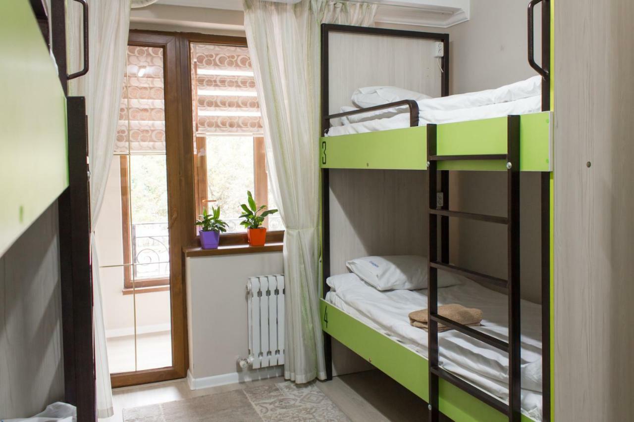 Compass Hostel Biszkek Zewnętrze zdjęcie