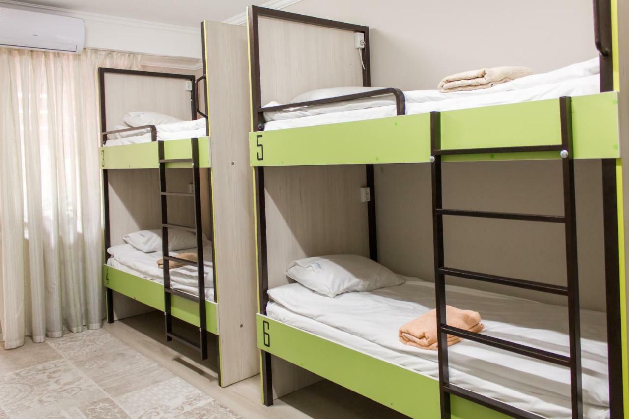 Compass Hostel Biszkek Zewnętrze zdjęcie